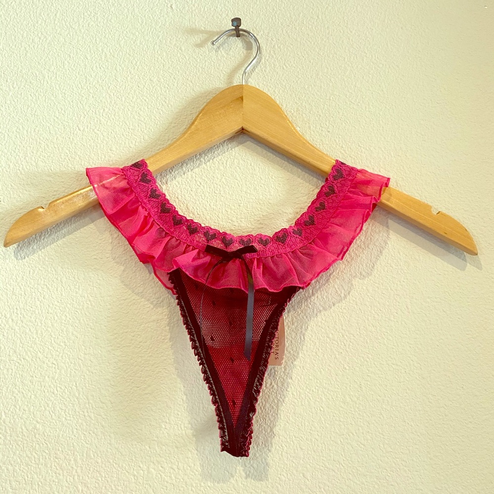 NWT Victoria’s Secret pink & black thong